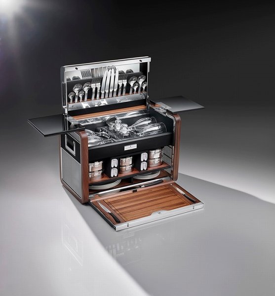 ロールスロイスが限定モデル「ファントム・ゼニス・コレクション」向けにピクニックハンパーを公開