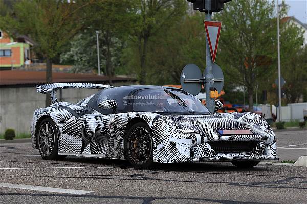 イタリア・ダラーラがコンパクトスポーツを開発中。やはりライバルはアルファロメオ「4C」か