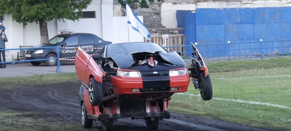 遂に実現！Lada「111」をベースにリアルトランスフォーマーを再現してみた【動画有】