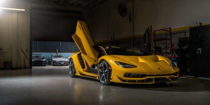 アメリカにて、2台目のランボルギーニ「チェンテナリオ」が納車。鮮やかなイエローカラー
