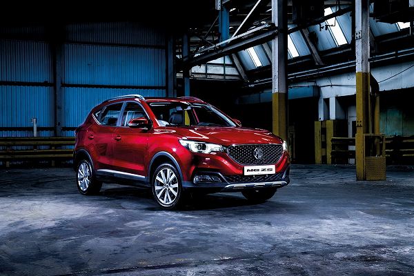 あのマツダ似のMG「ZS」がフェラーリと同じ7年保証を発表。それ以外のモデルは完全対象外
