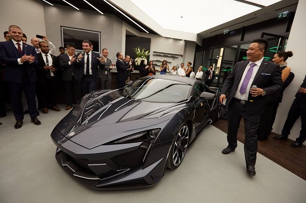 世界限定25台。Wモーターズの「ライカン・スーパースポーツ」量産モデルが遂に公開