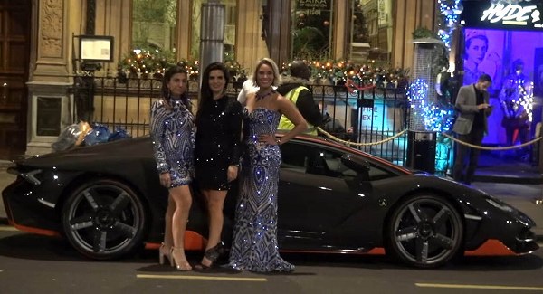 何ともオシャレ。ロンドンのクリスマスの夜にランボルギーニ「チェンテナリオ」が登場【動画有】