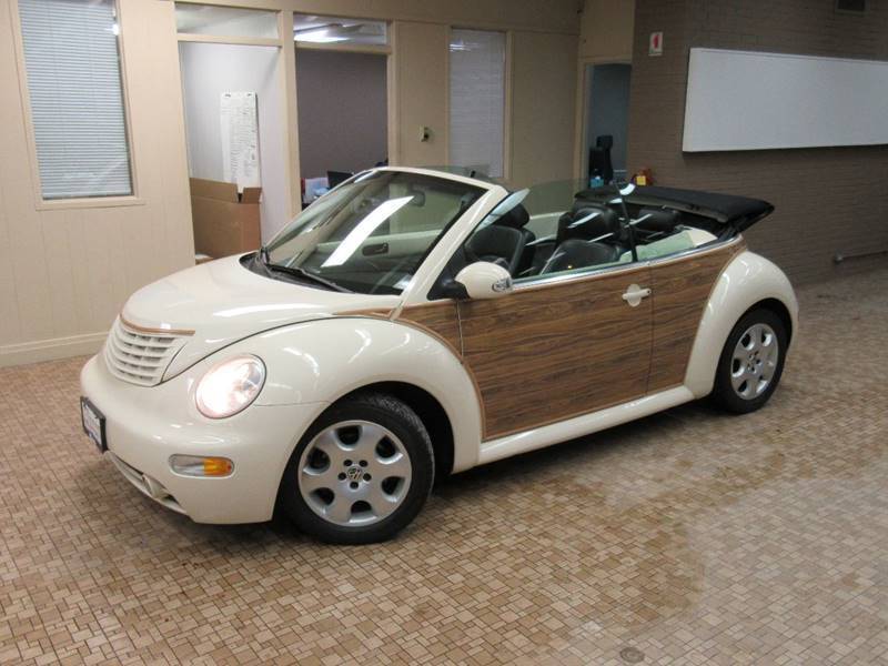 VW「ビートル」にクライスラー「PTクルーザー」の顔面移植した奇妙なカスタムモデルが販売中。価格は約84万円から