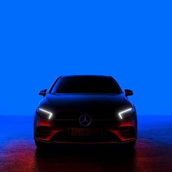 メルセデスベンツ「Aクラス」のティーザー画像が公開。高級感漂うプレミアムコンパクトカー