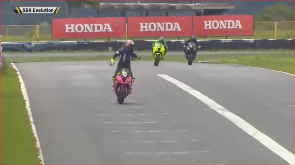 【油断大敵】やった～！ガッツポーズをしている隙に抜かれて3位に！ブラジルSB選手権。