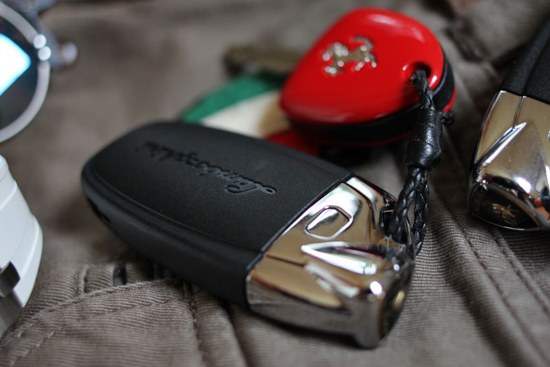 どうする次期普段使いの車？ガソリンかEVか、スポーツカーかSUVか。マカン/GT-Rが有力に