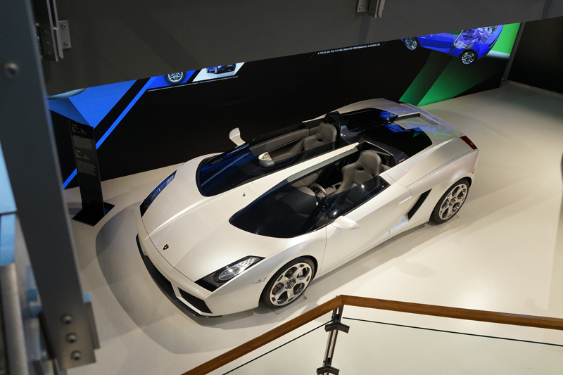 前回競売で売れ残ったランボルギーニ・コンセプトS。今回は1億5000万円で落札に