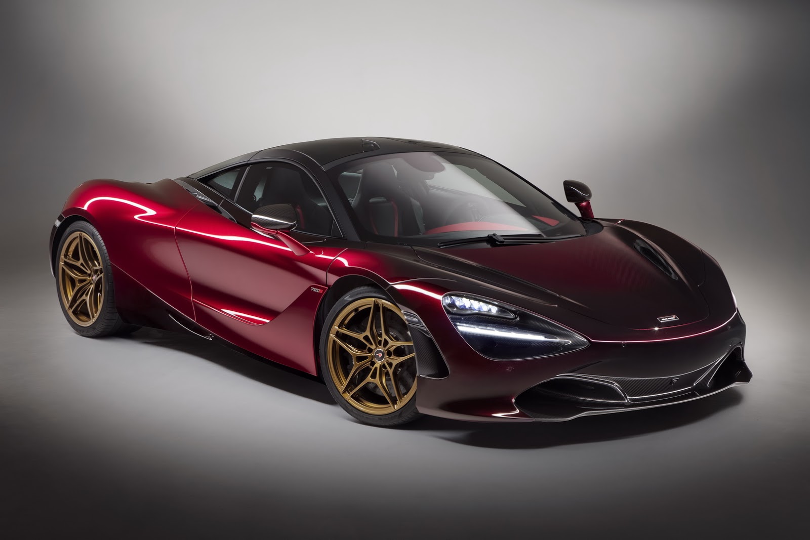 マクラーレンが早速720Sのカスタム車両「ヴェロシティ」発表。グラデーション塗装採用