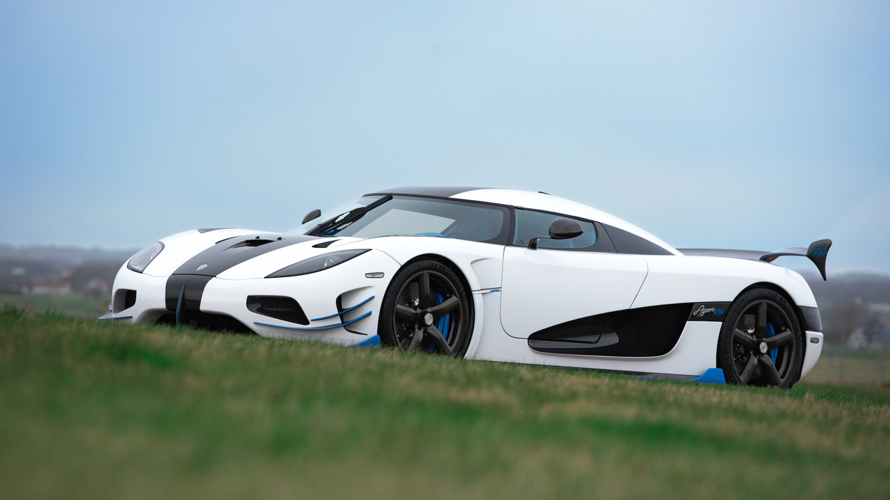 ケーニグセグがさらに新たなワンオフモデル公開。アークティックホワイトの「アゲーラRS1」