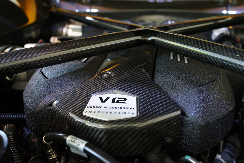 ランボルギーニ「可能な限り自然吸気エンジン、そしてV10とV12を存続させる」。親会社アウディとは異なる戦略を採用