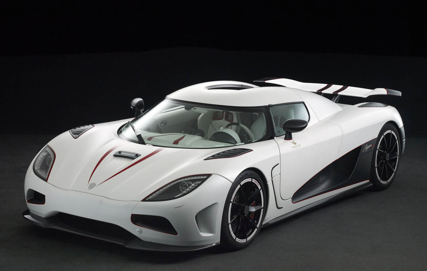 ケーニグセグ・アゲーラRが中古市場に登場。マッハGoGoGoカラーで新車価格比120％、約2.1億円