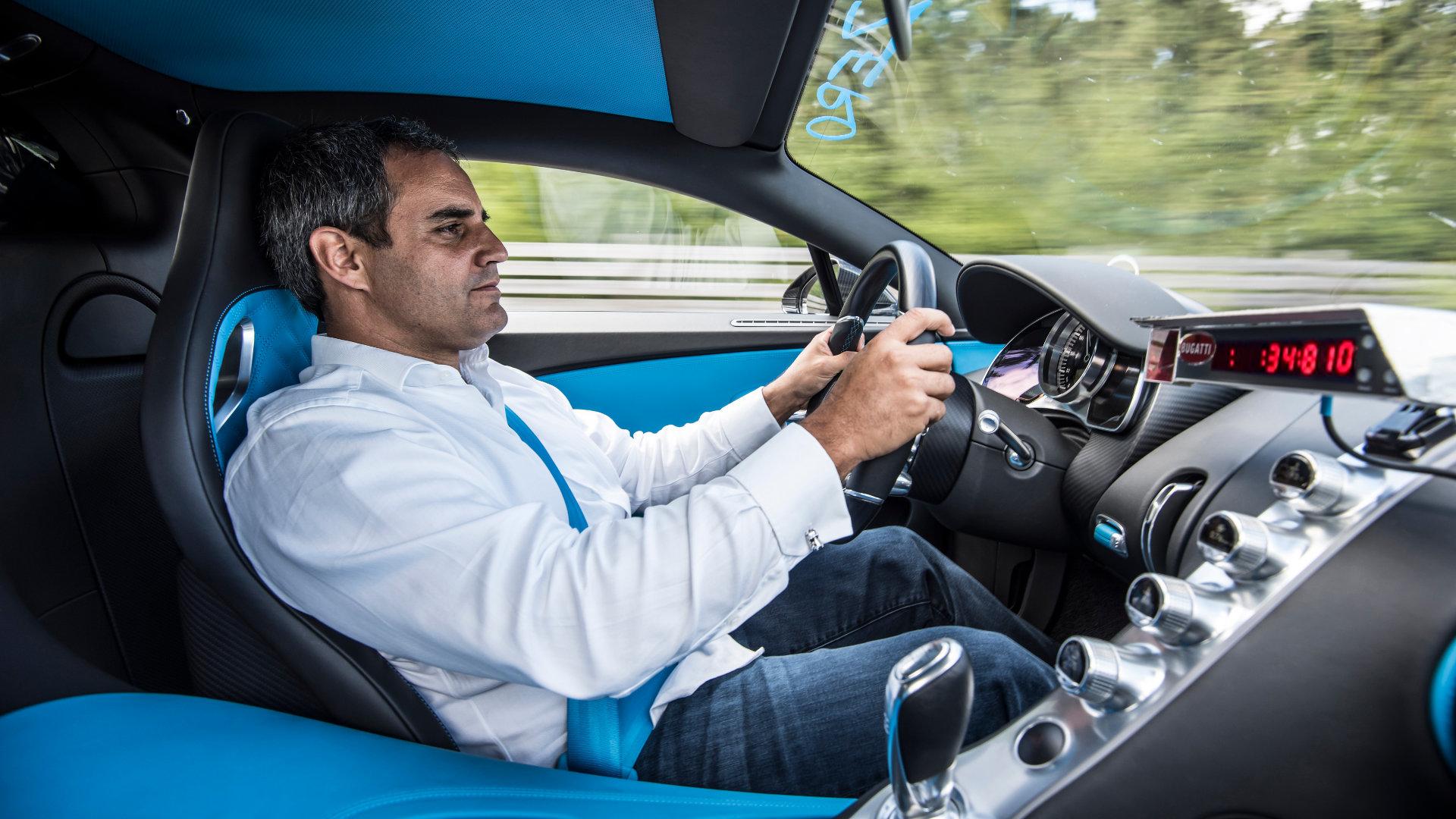 ブガッティ・シロンが時速400キロまで加速→停止において世界記録41.2秒を達成。ドライバーはモントーヤ