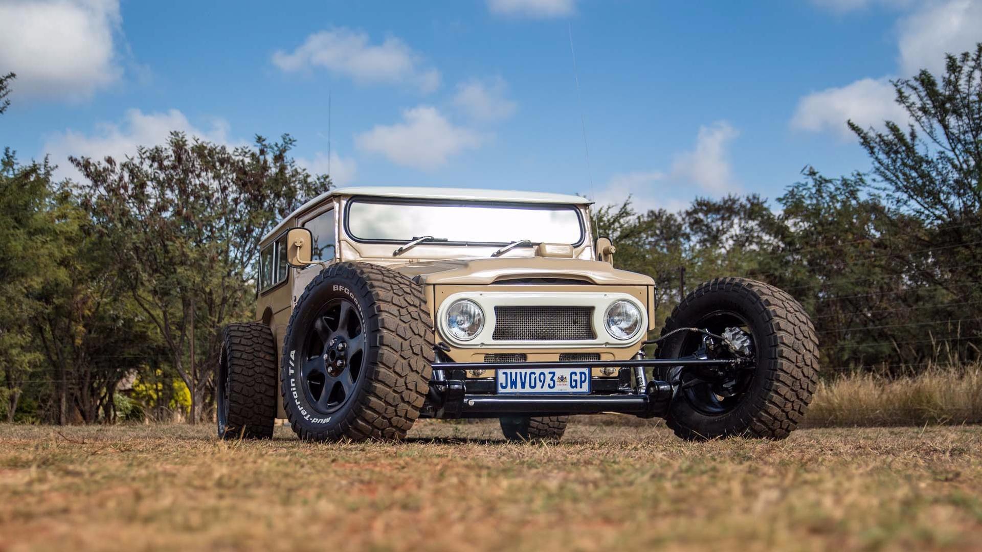 またすごいの来た。レクサスエンジン搭載、ホットロッド風のFJ40ランドクルーザー