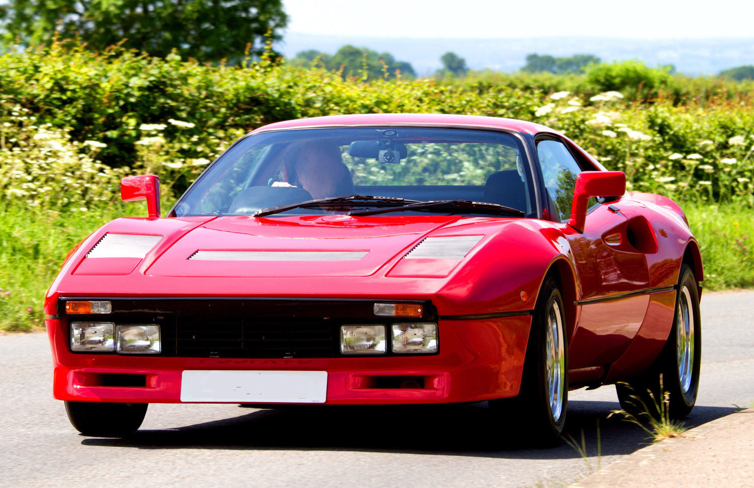トヨタMR2＋マツダ・ロードスターの合わせ技で作られたフェラーリ288GTOのレプリカ登場