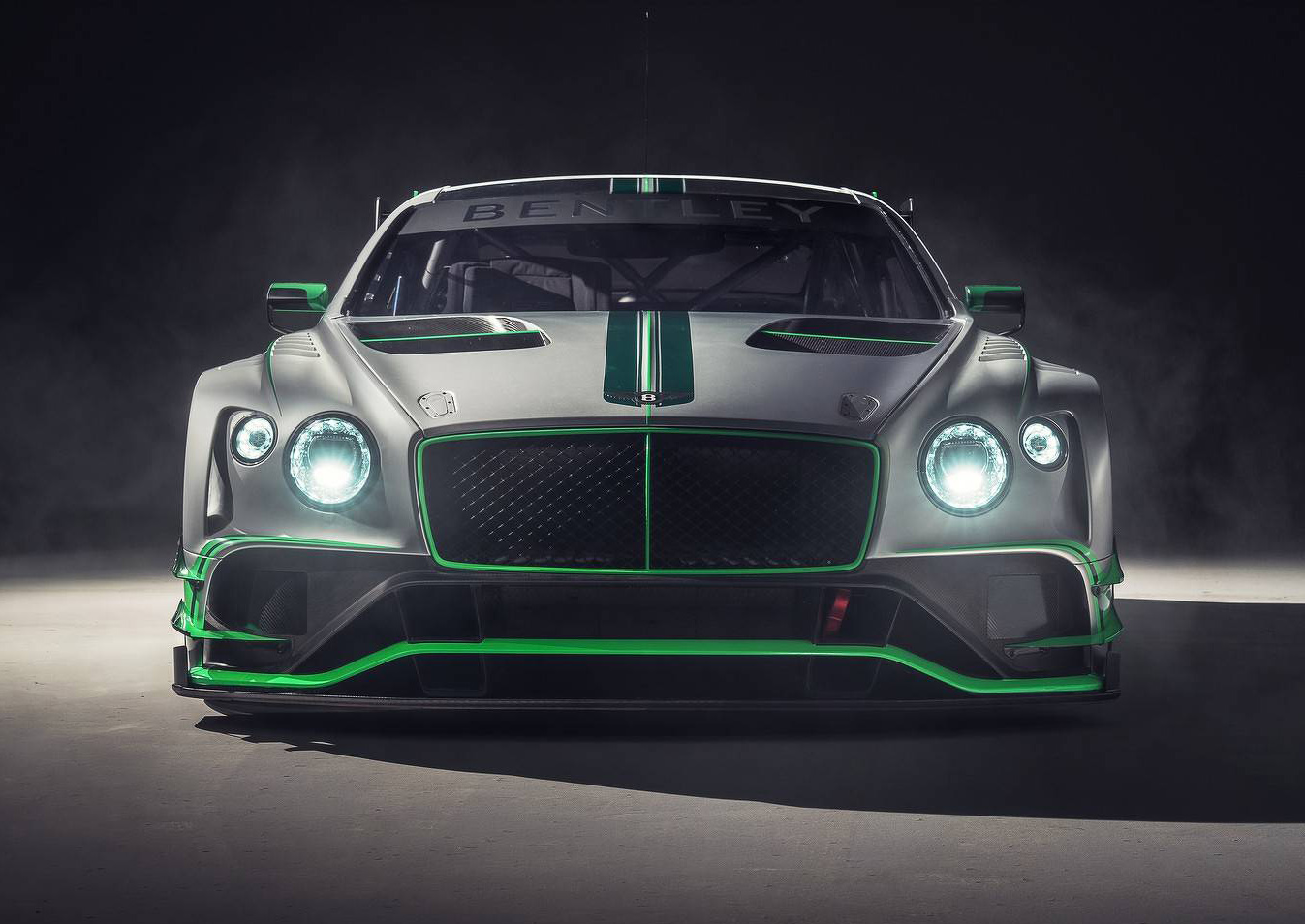 ベントレー・コンチネンタルGT3発表。ノーマル比-944キロ、カーボンボディで戦闘準備完了