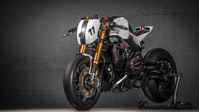 予算、法的規制は無視。富豪が制限なしでカスタムしたBMW R1200R「ホワイト・ヴェノム」