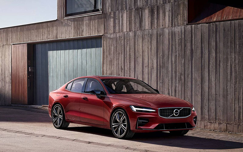 新型ボルボS60発表。最新デザイン/プラットフォームが与えられジャーマンスリーを追撃