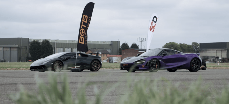 マクラーレン720Sとウラカン・ペルフォルマンテとの加速勝負。ダッシュはウラカンがリード、そのまま逃げ切れるか？