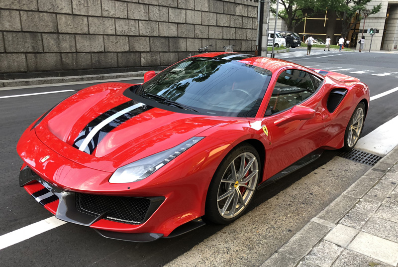 フェラーリ488ピスタを見てきた！シャープでダイナミック、なにもかもが新次元