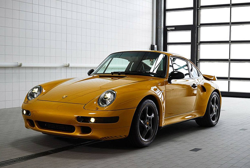 ポルシェが993世代の911を現代の技術で蘇らせる「プロジェクト・ゴールド」。ついに完成しお披露目へ