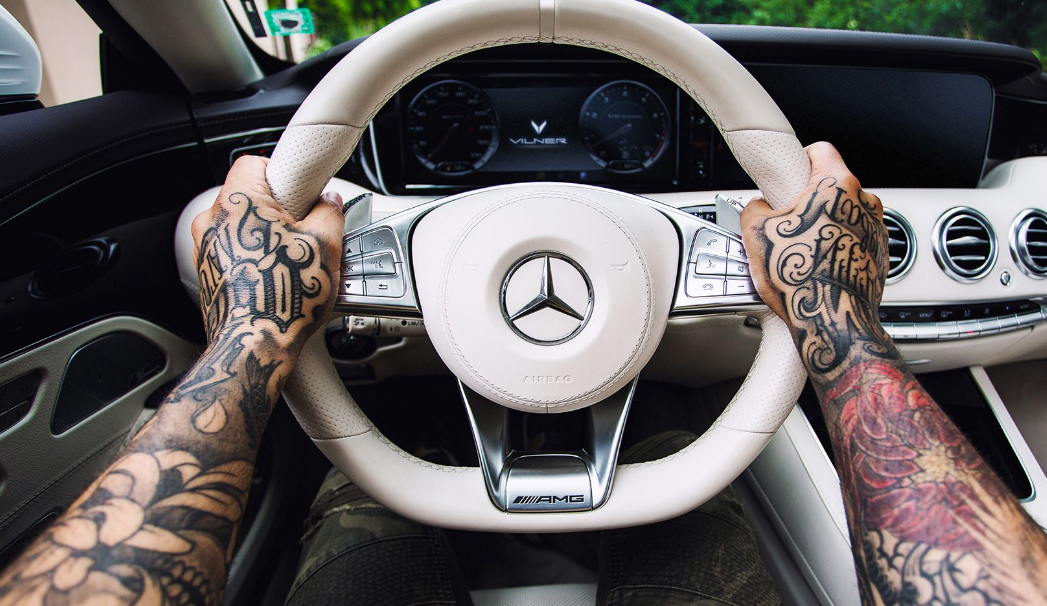 やっぱりメルセデス ベンツの内装は豪華でないと Sクラス Gクラスのインテリアカスタムを見てみよう 気になる車 バイクニュース やっぱりメルセデス ベンツの内装は豪華でないと Sクラス Gクラスのインテリアカスタムを見てみよう 気になる車 バイクニュース