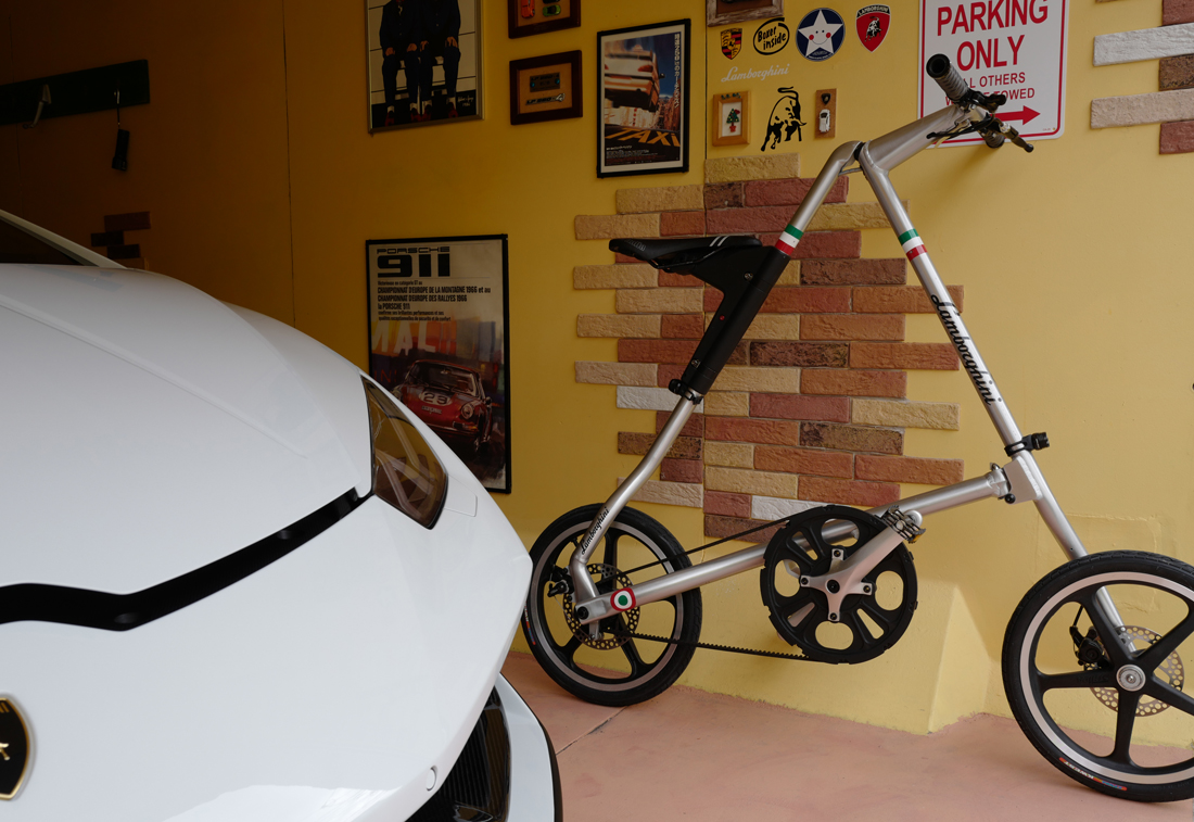 スポーツカー/スーパーカーにも楽々積める折り畳み自転車「ストライダ」とは!