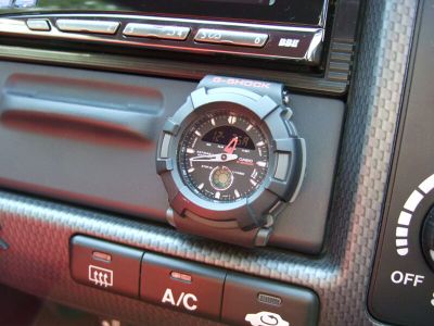 車の時計のおすすめは？後付けできるアナログや電波時計などをご紹介！