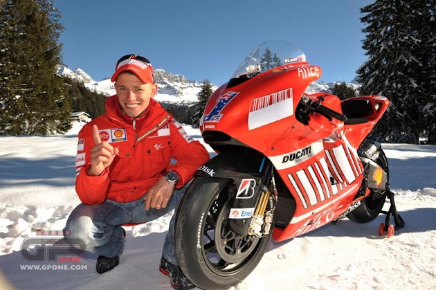 ストーナー：X'マス前にイタリア入り、ドゥカティ打ち合わせ