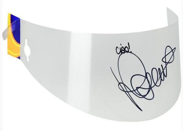 ロッシ、2015ムジェッロ＆ミザノレプリカヘルメット発売