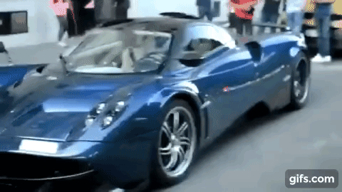 パガーニ ウアイラが納車１ヶ月も経たないうちにあっという間にクラッシュ。