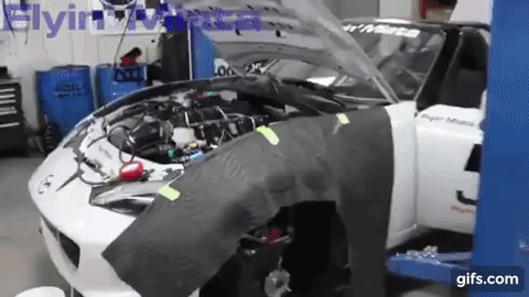 コルベットV８エンジンを載せちゃった MAZDAロードスター