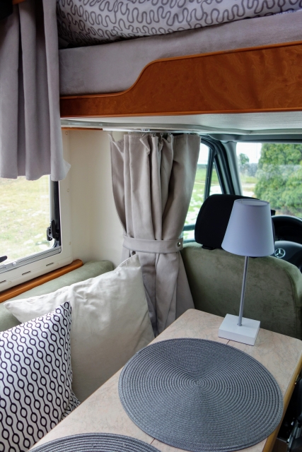 キャンピングカー