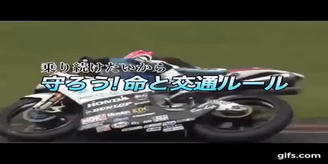バイクレーサー「岡崎静夏さん」がススめるプロテクター装着。