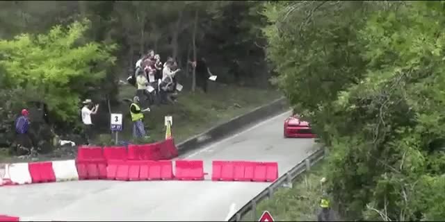 テンション上がる人多いんじゃないかな？500馬力の日産200SX（s14シルビア）がフル加速するヒルクライム映像