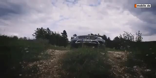 【動画】メルセデスEクラス4X4²が公開。メルセデスらしからぬゴッツイSUVが登場