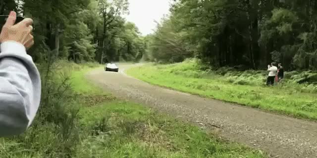 【マツダのRX-8】３ロータリーエンジンを搭載した過激ラリーマシンがこちら