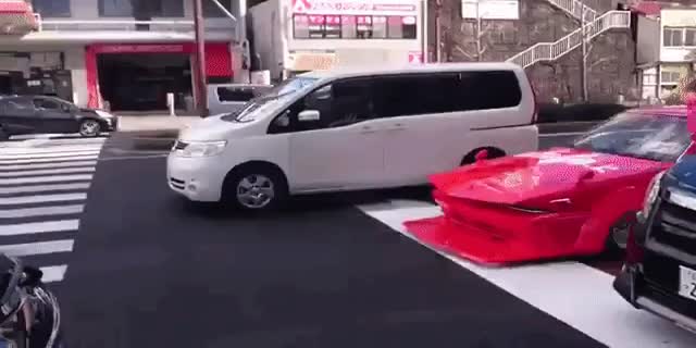 【話題】今年も始まる成人式。毎年恒例の荒れた成人式で登場する暴走車両を一挙公開。ネットでも話題