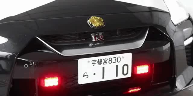時速300kmオーバー？！最強パトカー日産GT-Rが栃木県警に登場！