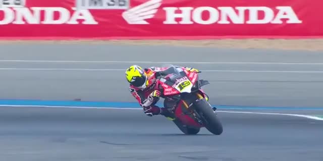 スーパーバイク第2戦タイ。優勝はバウティスタ（ドカティ・パニガーレV4R）。気になる清成龍一は何位？