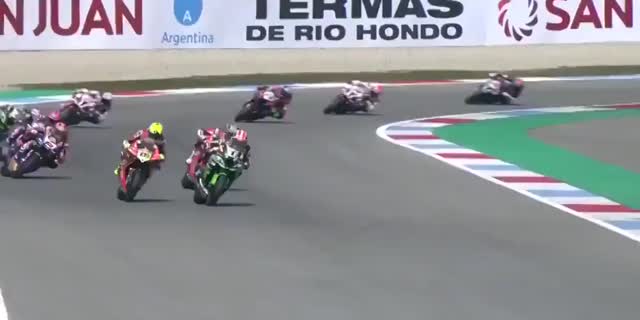 スーパーバイク第4戦オランダ。優勝はバウティスタ（ドカティ・パニガーレV4R）。気になる清成龍一は何位？