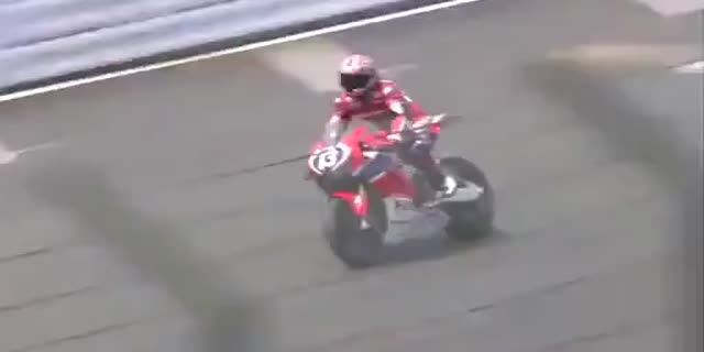 全日本ロードレース 第2戦鈴鹿 優勝は高橋 巧（レース1,レース2）|中須賀がレース1で転倒。レース2は2位。