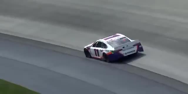 2019年NASCAR第11戦ドーバー・フォール・レース優勝はトヨタ #19 M.トゥーレックス・ジュニア、レースハイライト動画