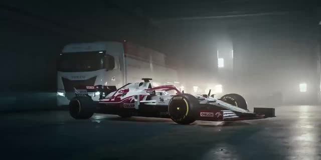 動画で見るアルファロメオF1ノーズがスリム化した「C41」を初公開。ライコネンとジョビナッツィも登場