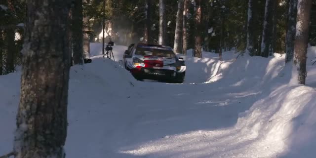 WRCアークティック・ラリー・フィンランド 2日目を終えてタナックがトップ。オジェはデイリタイヤとなり総合22位